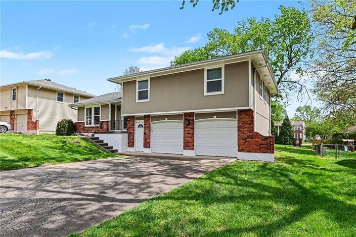 Property Photo:  8005 N Harrison Street  MO 64118 