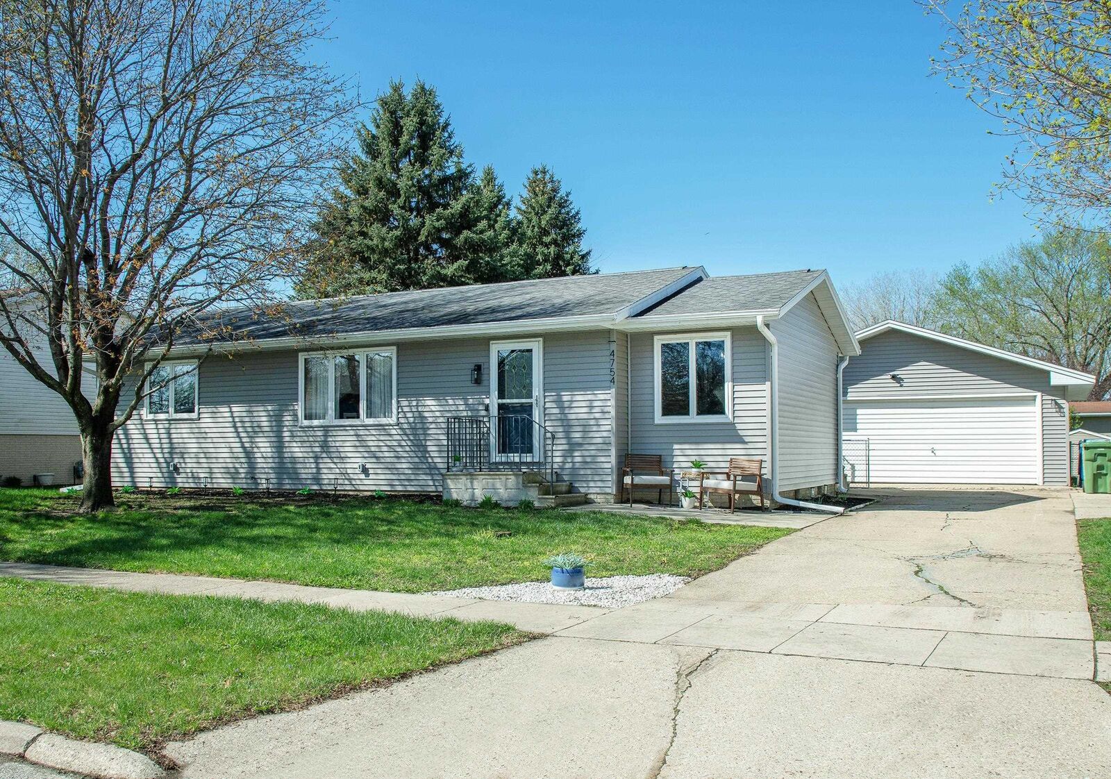 Property Photo:  4754 Edgebrook Drive  IA 50701 
