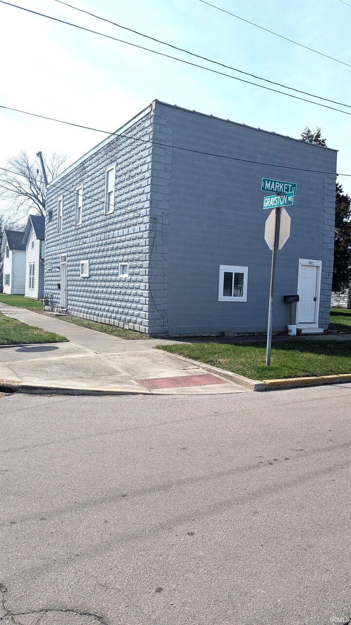 Property Photo:  1745 E Market Street  IN 46750-2549 