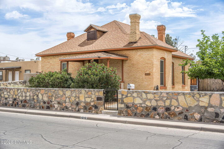 Property Photo:  1010 Plain Street  NM 88001 