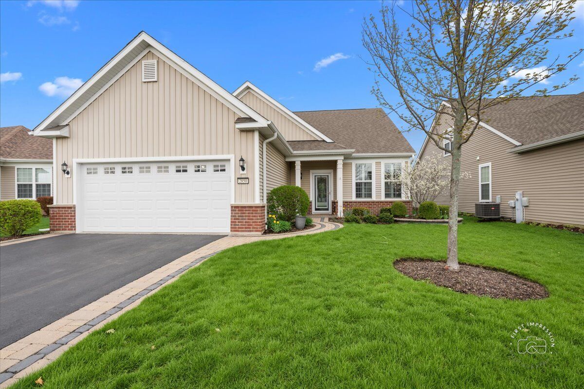Property Photo: 2850 Stoney Creek Drive IL 60124