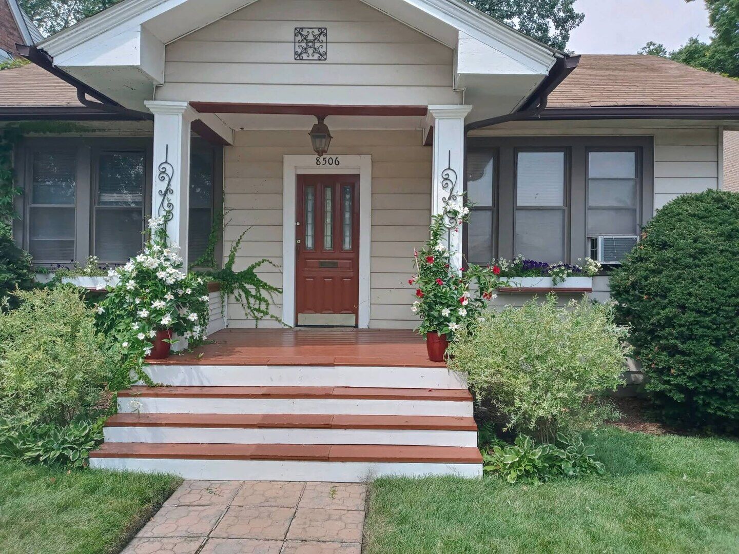 Property Photo:  8506 S Euclid Avenue  IL 60617 