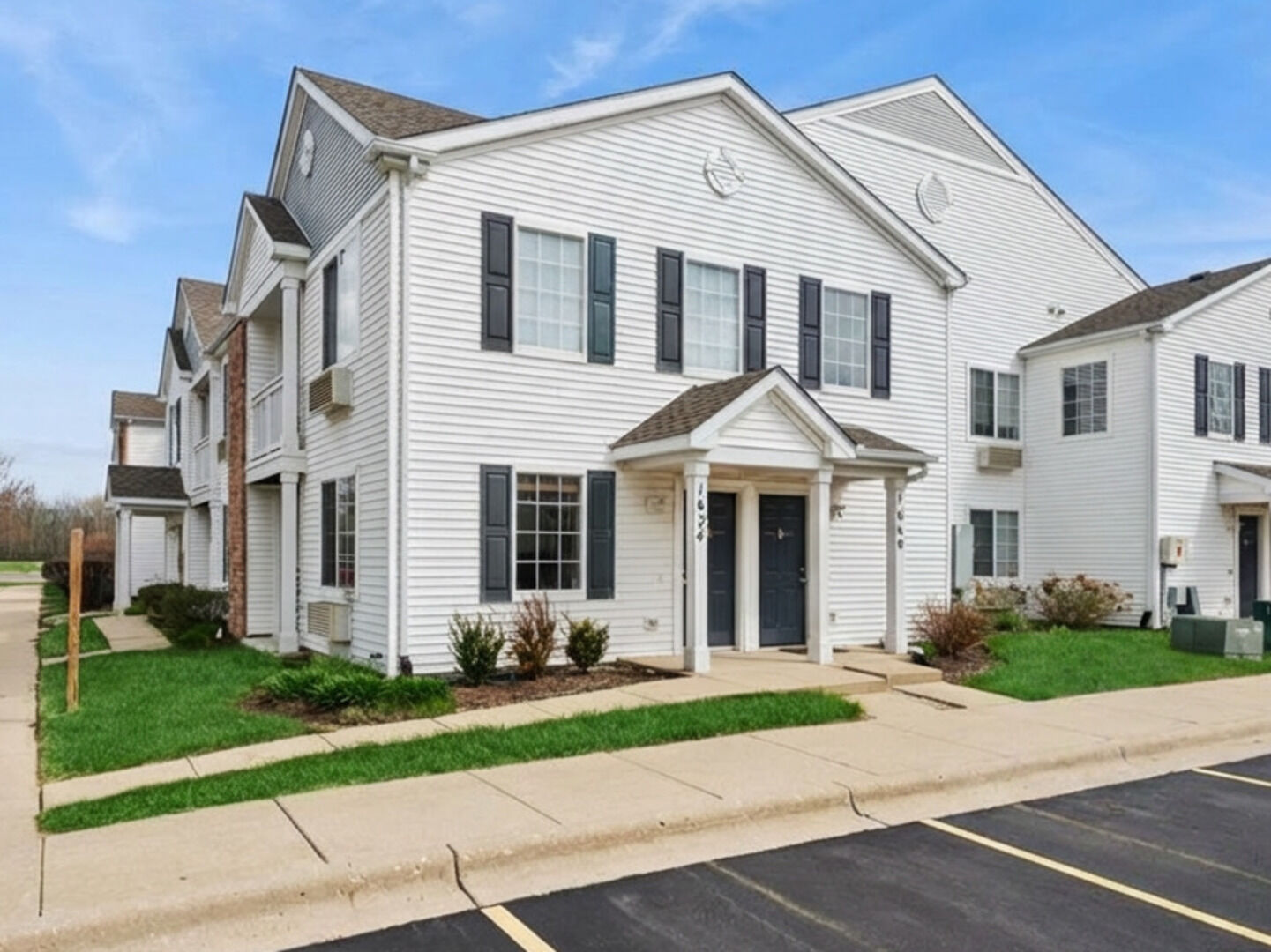 Property Photo:  1624 McClure Road 1624  IL 60505 
