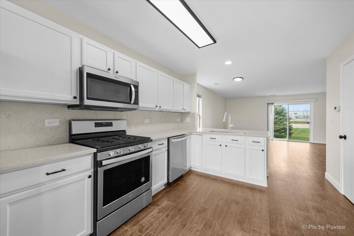 Property Photo:  1737 W Chrysler Drive  IL 61008 