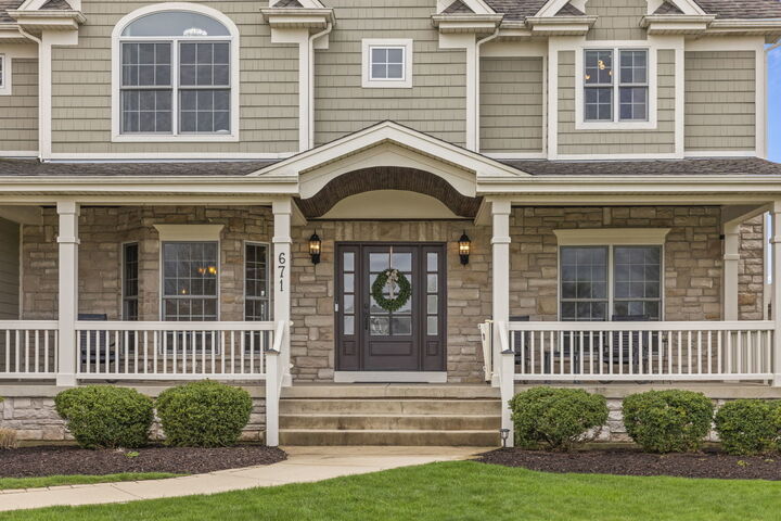 Property Photo:  671 Sheffield Circle  IL 60554 