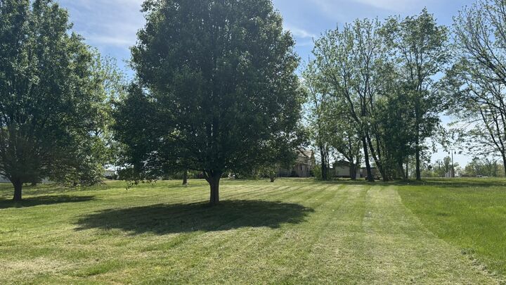 Property Photo:  408 College St  TN 37083 