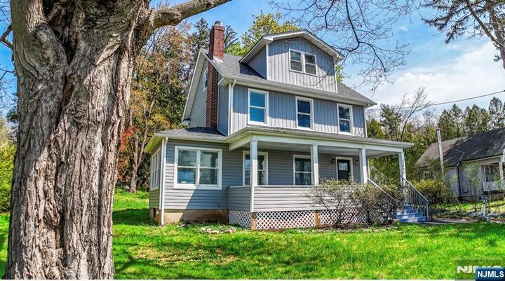 Property Photo:  1899 Washington Valley Road  NJ 08836 