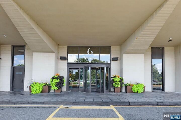 Property Photo: 6 Horizon 2106 NJ 07024