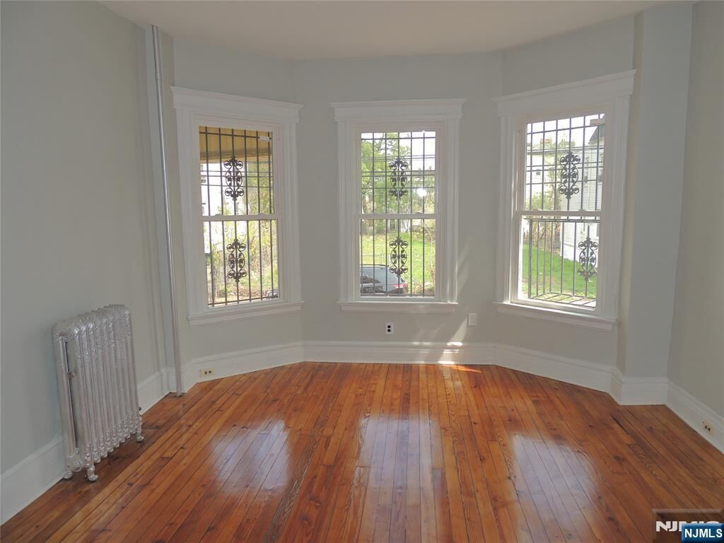 Property Photo:  54 5th Street 1  NJ 07107 