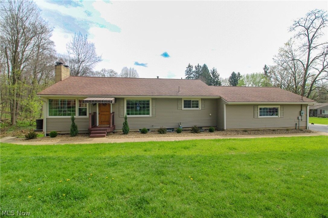 Property Photo:  324 Neff Drive  OH 44406 