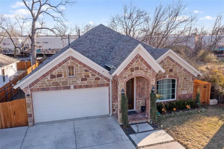 Property Photo:  1930 Muncie Avenue  TX 75212 