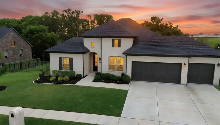 Property Photo:  1516 Bearpath Way  TX 75058 