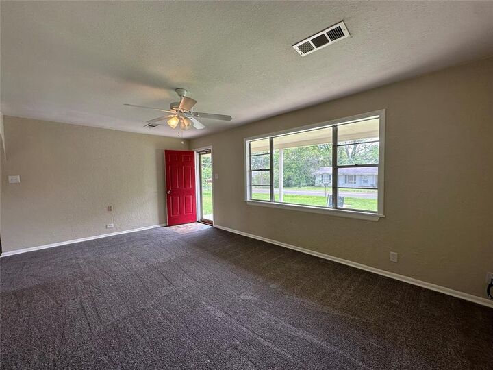 Property Photo: 711 Clarksville Road TX 75417