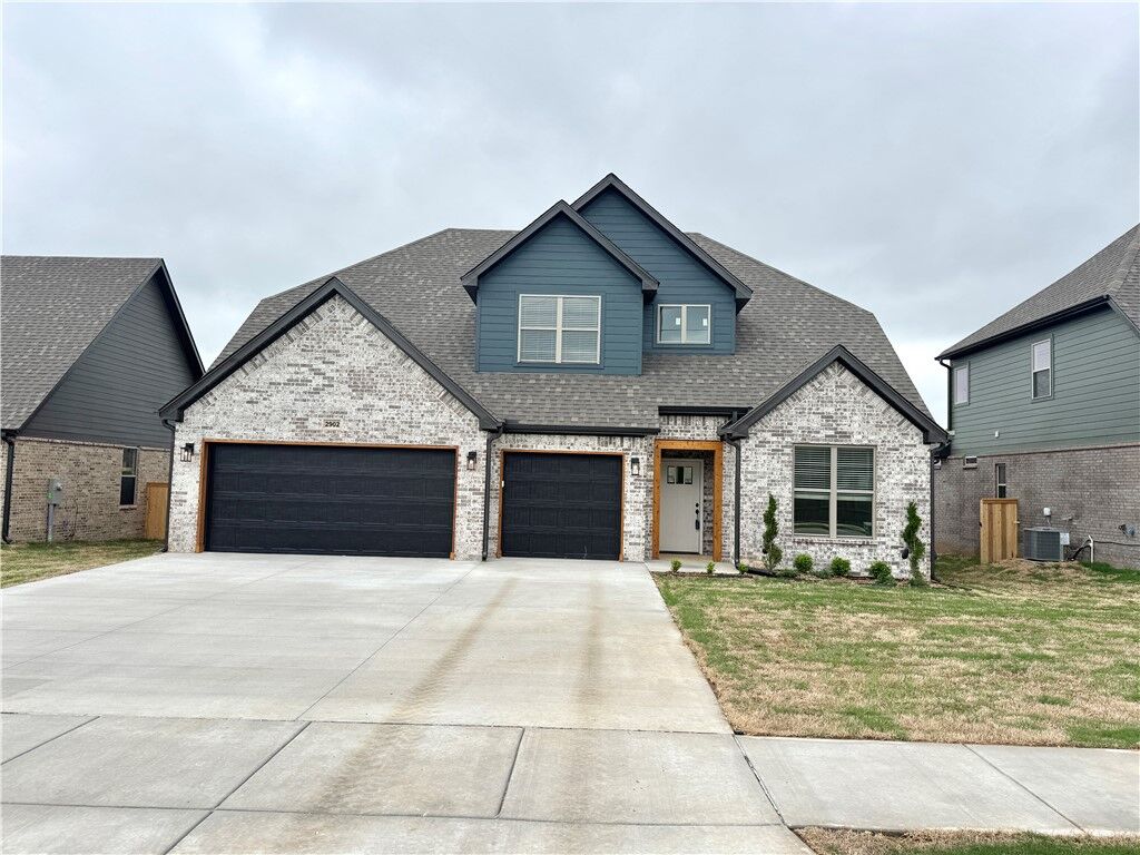 Property Photo:  2902 SW Little Elm Loop  AR 72713 