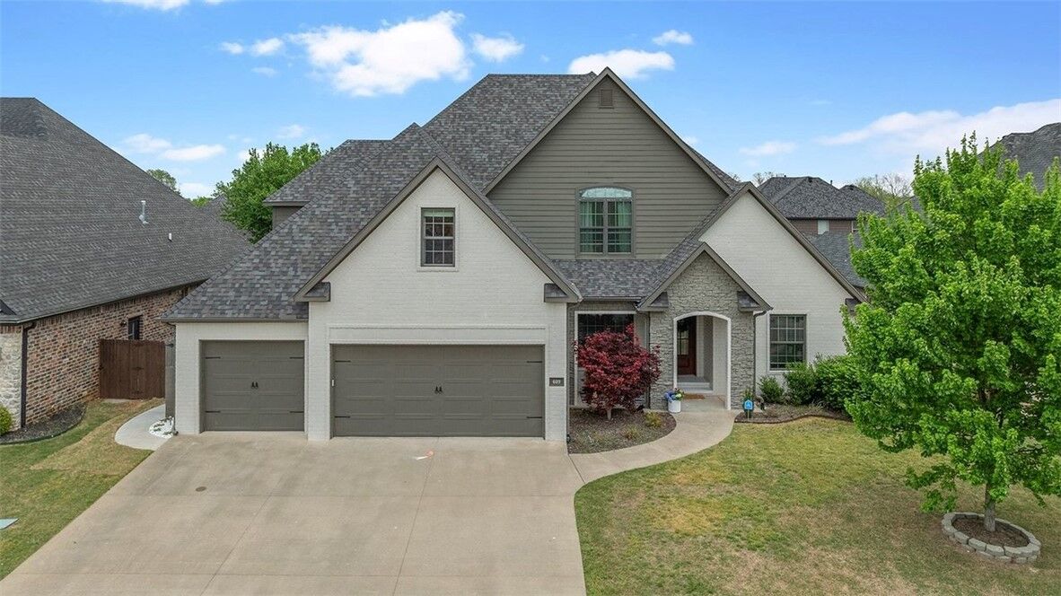 Property Photo: 609 Hendrix Street AR 72712