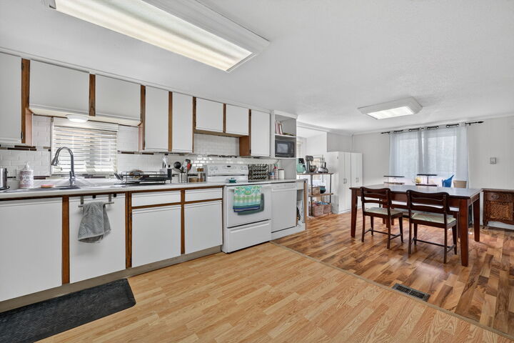 Property Photo:  715 Beaver Lake Road 27  BC V4V 1E6 