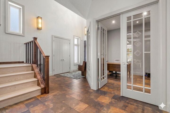 Property Photo:  627 27 Avenue NE  AB T2E 2A7 