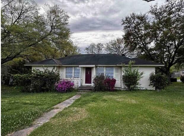 Property Photo:  2119 Jean St  LA 71446 
