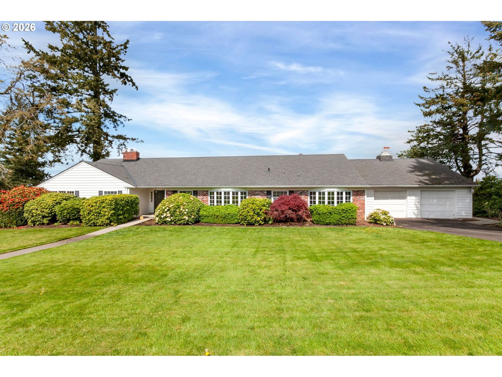 Property Photo:  813 Skyland Dr  OR 97034 