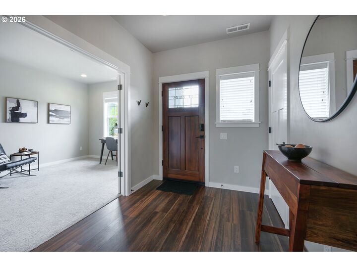 Property Photo:  1067 Lupine St  OR 97477 