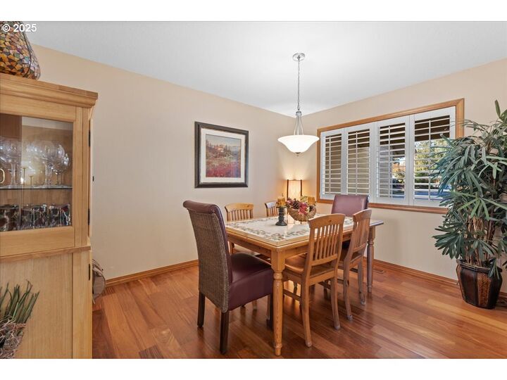 Property Photo:  2104 NE 165th Dr  OR 97230 