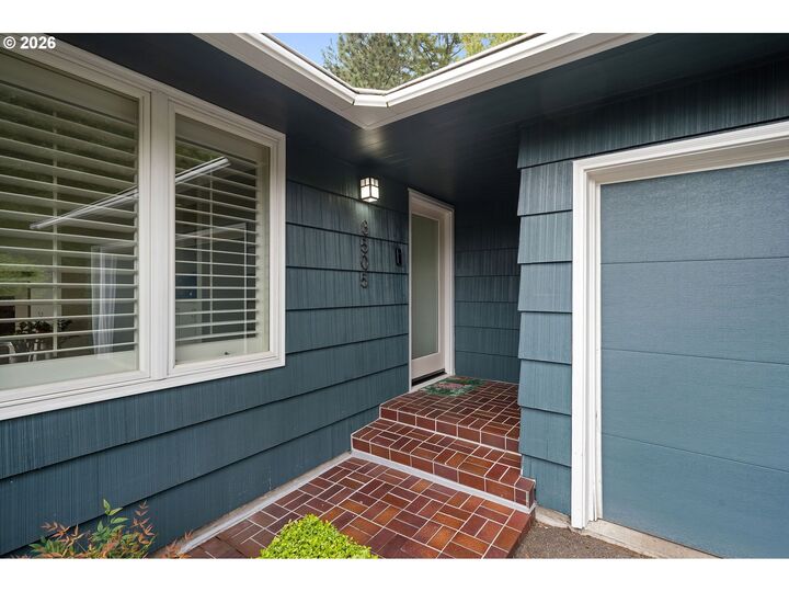 Property Photo:  3505 SW Dosch Rd  OR 97239 