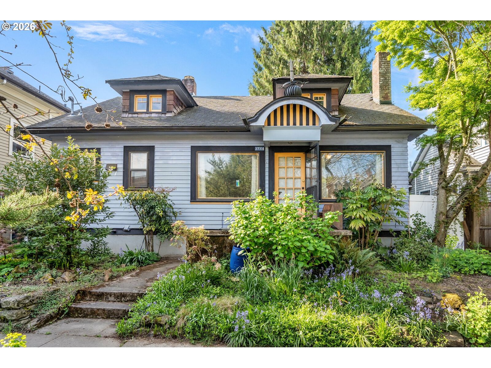 Property Photo:  2714 NE Everett St  OR 97232 