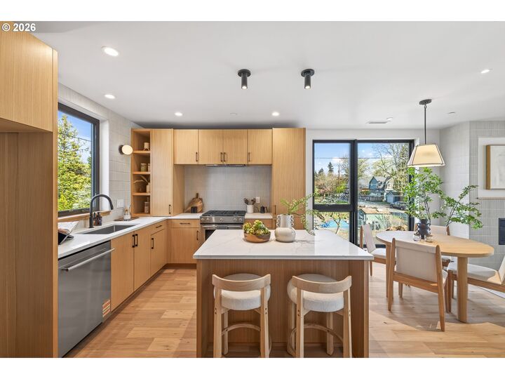 Property Photo: 4635 N Campbell Ave OR 97217