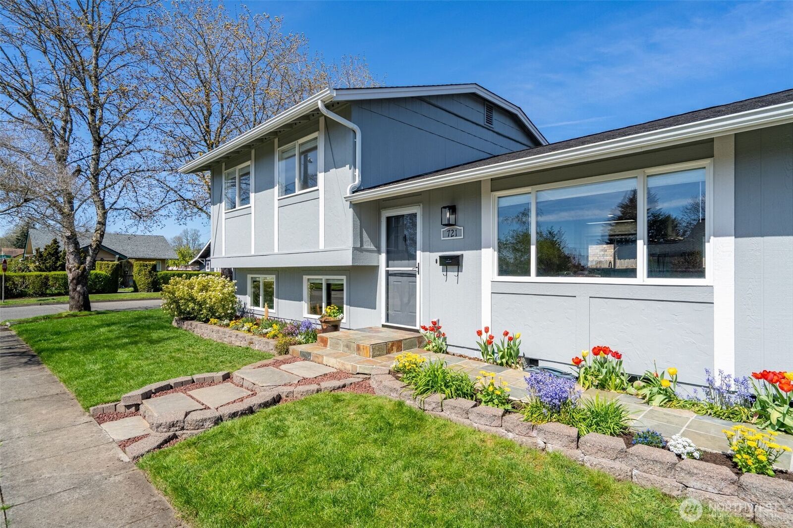 Property Photo:  721 W 4th Street  WA 98531 