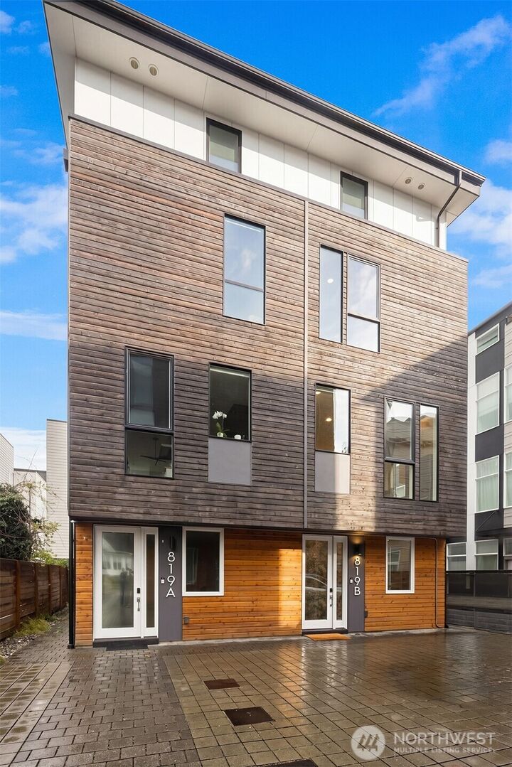 Property Photo:  819 NW 54th Street B  WA 98107 