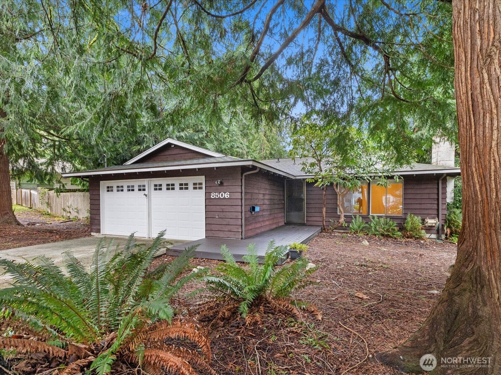 Property Photo:  8506  192nd Street SW  WA 98026 