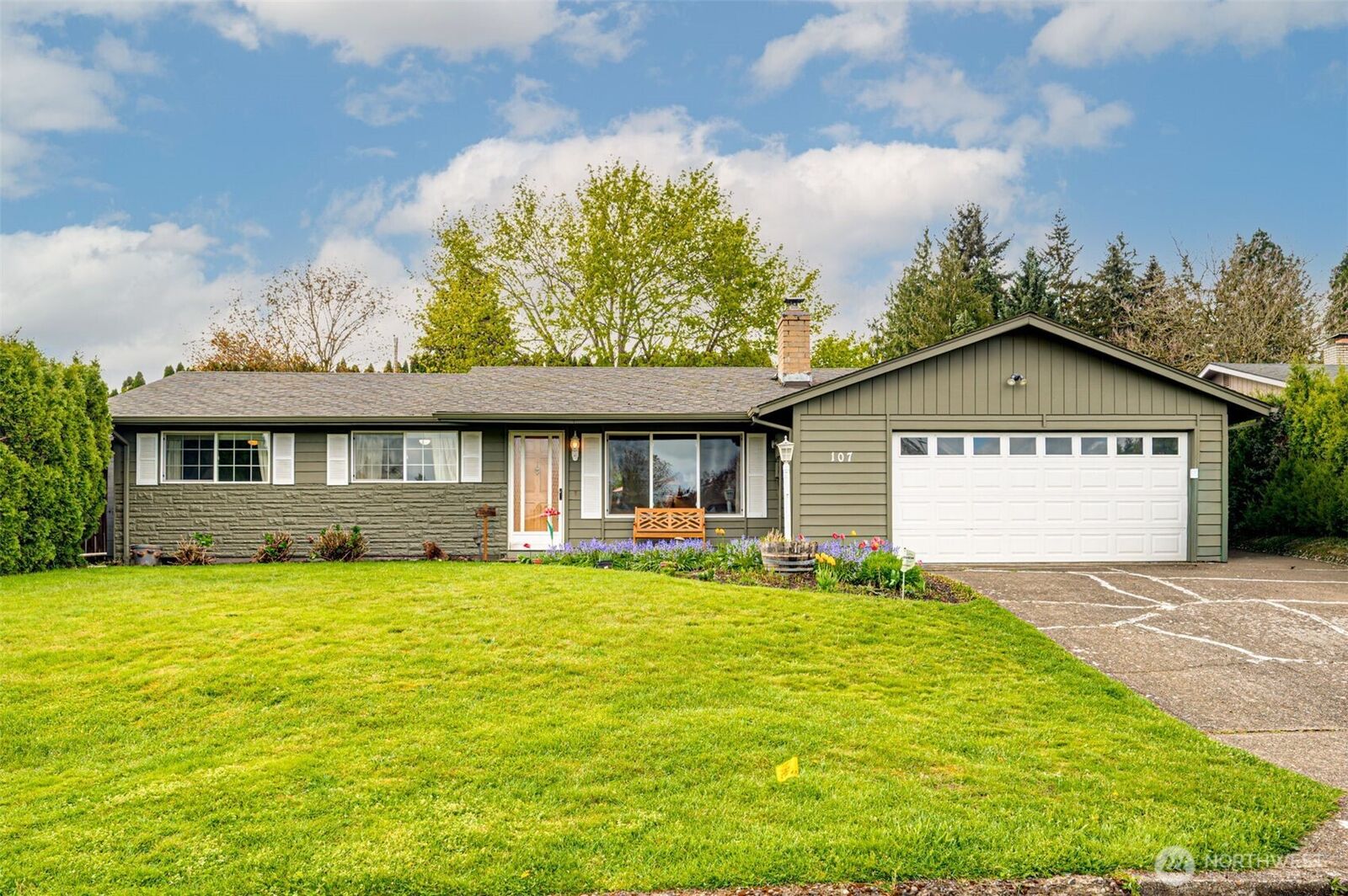 Property Photo:  107 NW 102nd Street  WA 98685 