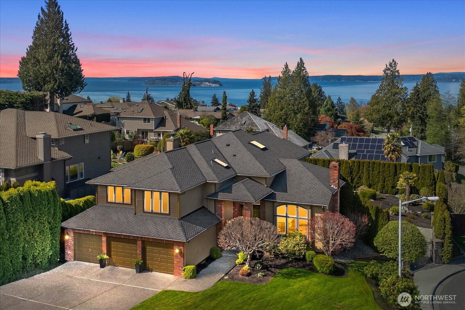 Property Photo:  2408  55th Street SW  WA 98203 