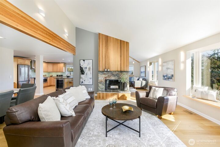 Property Photo: 6001 60th Avenue NE WA 98115