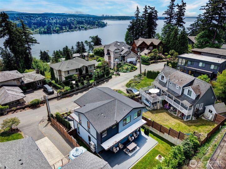 Property Photo:  11855  89th Place NE  WA 98034 