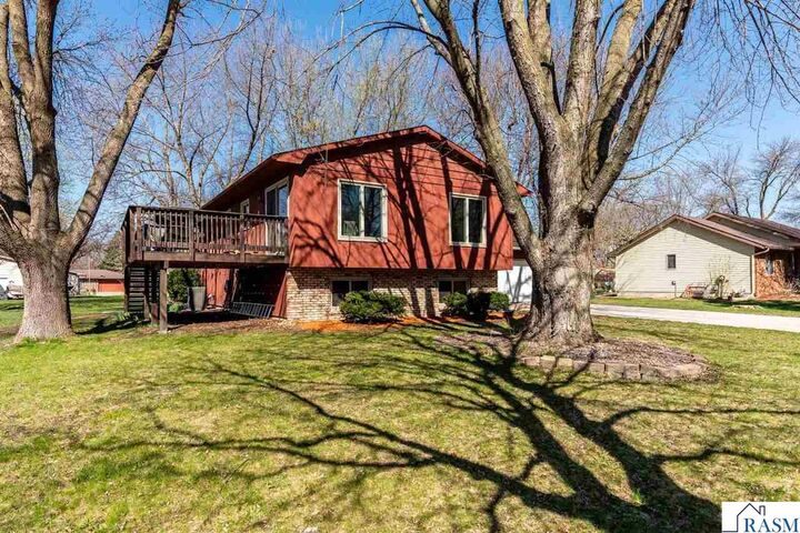 Property Photo:  1032 Shady Oak Drive  MN 56003 