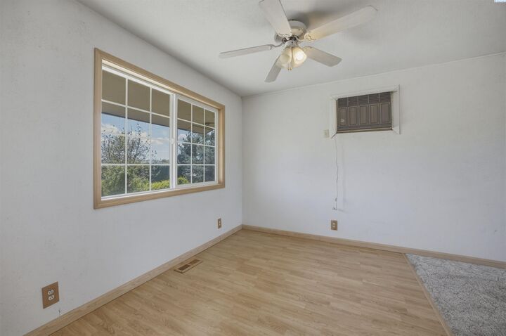 Property Photo: 3201 Hill Drive WA 98930