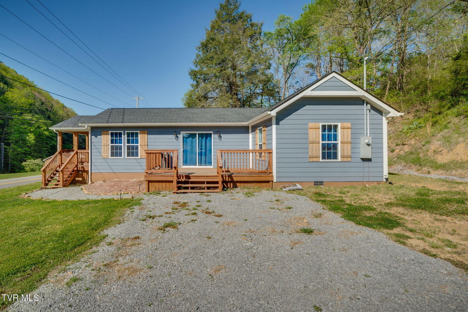 Property Photo:  633 Bristol Highway  VA 24251 