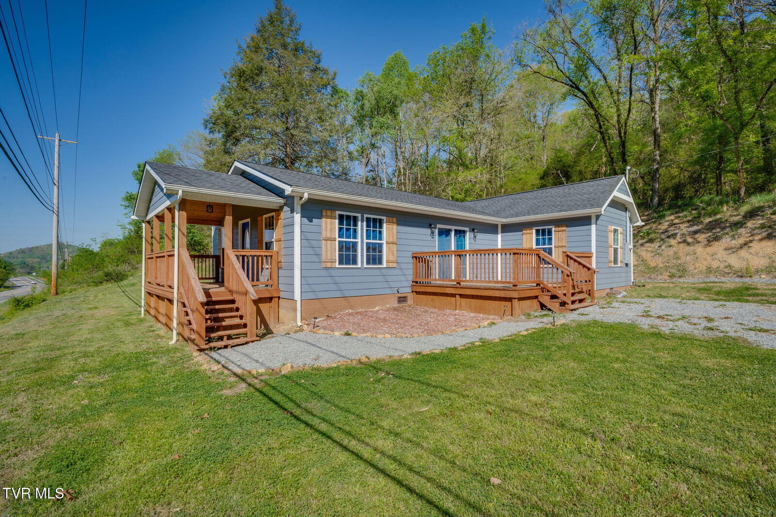 Property Photo:  633 Bristol Highway  VA 24251 