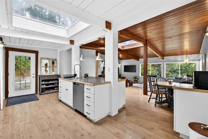 Property Photo:  1465 North End Rd  BC V8K 1M5 