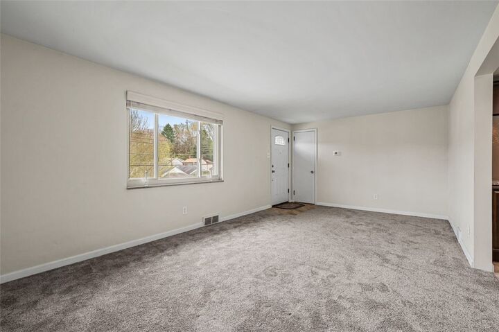 Property Photo:  87 Cedar Ave  PA 15202 