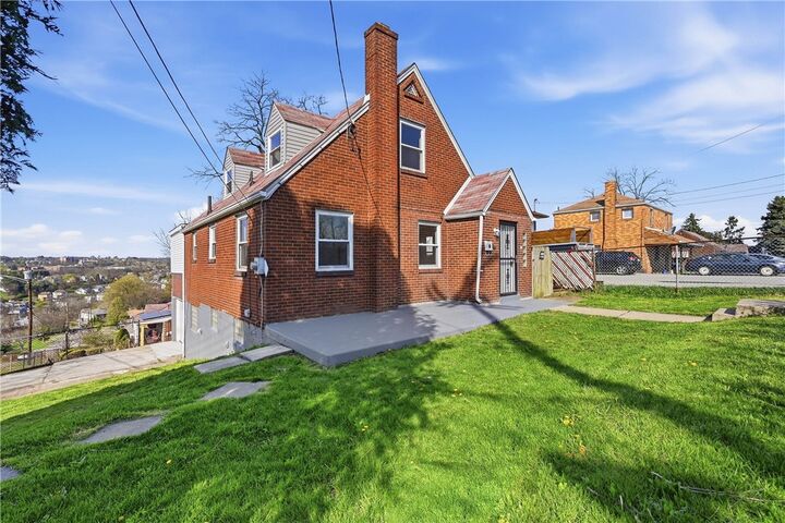 Property Photo:  3418 Whitaker St  PA 15122 