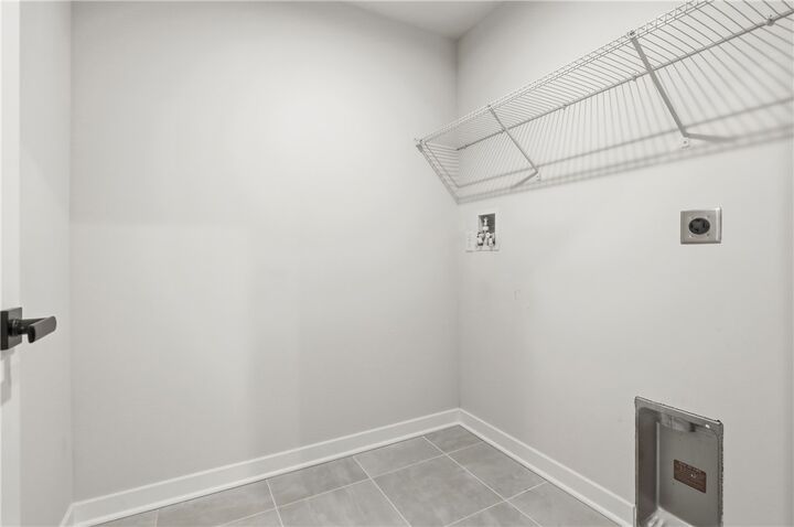 Property Photo:  4 Dana Dr  PA 15108 