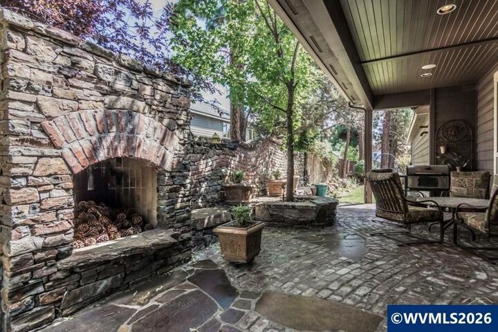 Property Photo:  61212 Gorge View St  OR 97702 