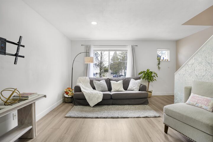 Property Photo:  6533 121 Street 32  BC V3W 1M5 