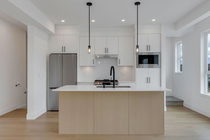 Property Photo: 30501 Robin Drive 19 BC V2T 6Y5