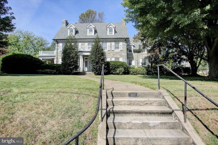 Property Photo:  307 W King Street  PA 17257 