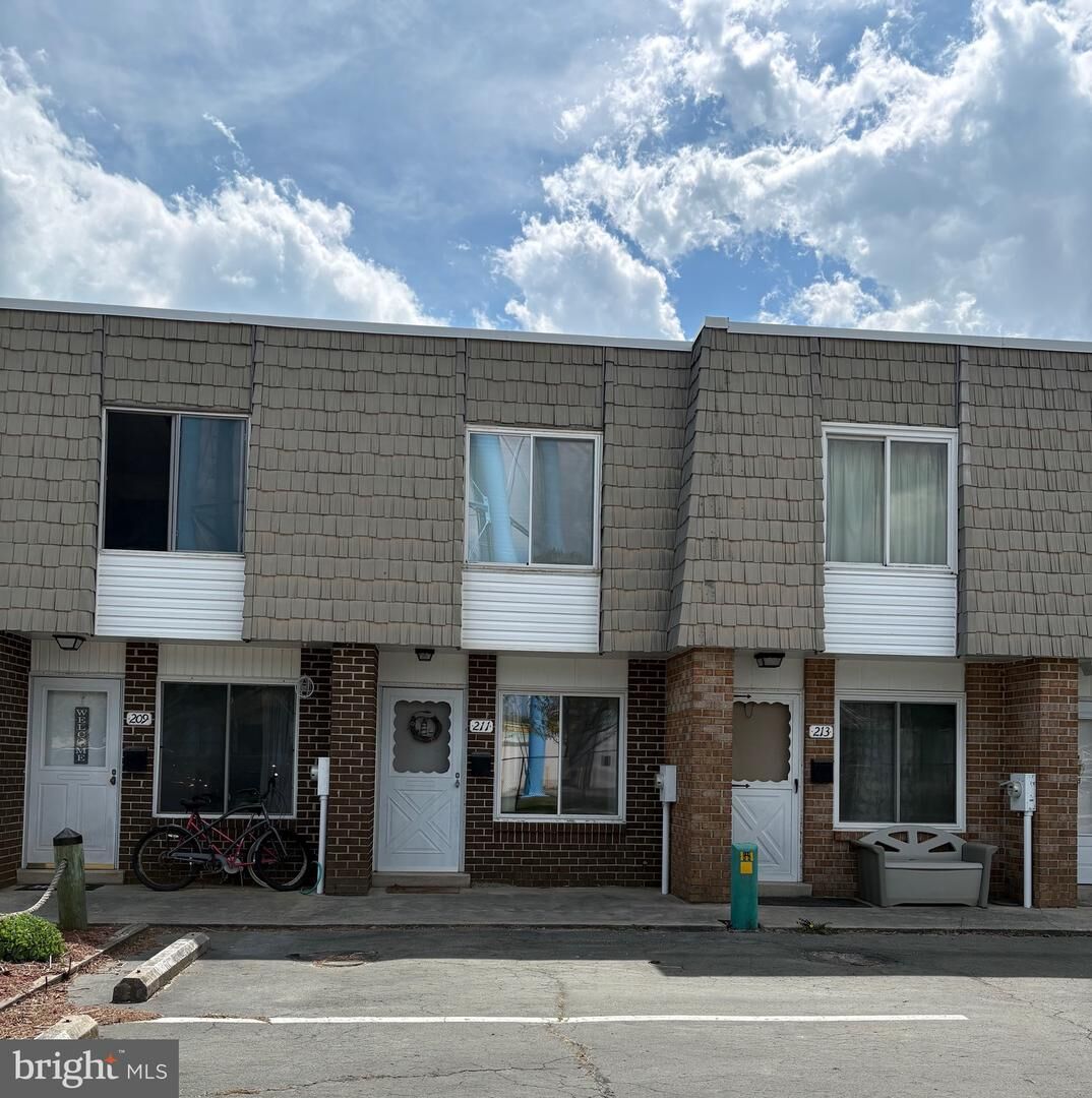 Property Photo:  211 136th Street 211  MD 21842 
