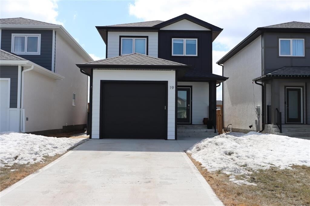 Property Photo:  19 Gullane Street  MB R0A 0A1 