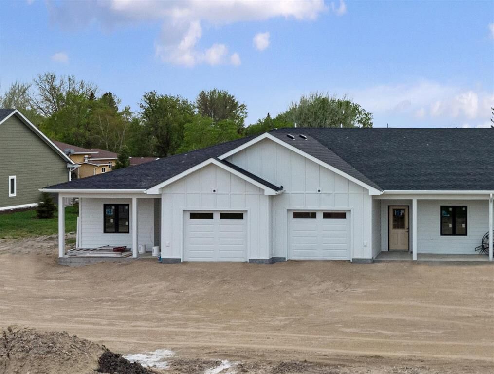 Property Photo:  18 Rue Du-Mi-Ro Street  MB R0A 1T0 